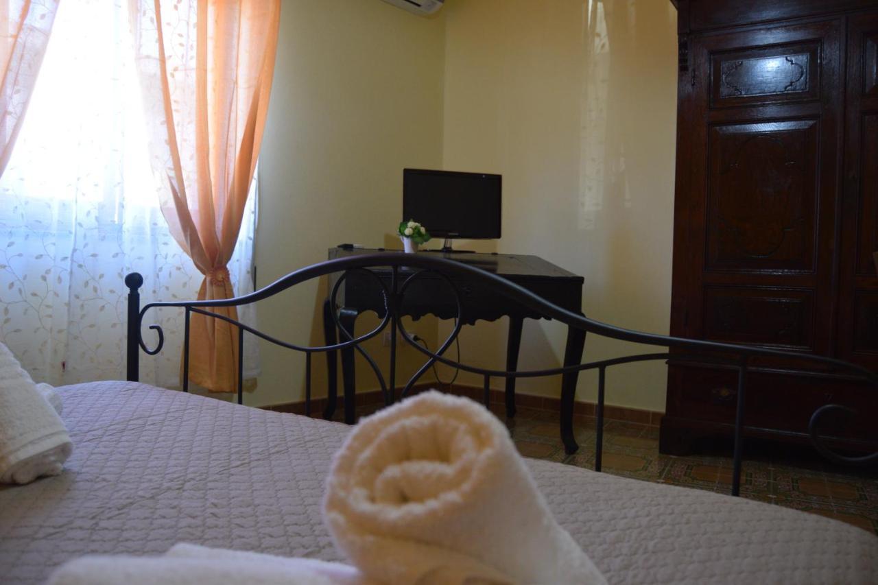 Bed and Breakfast Su Fassoi Кабрас Экстерьер фото
